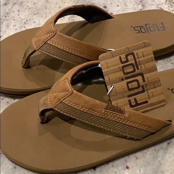 Boys Flojos Flip Flops in Tan SZ 5 - Picture 3 of 5